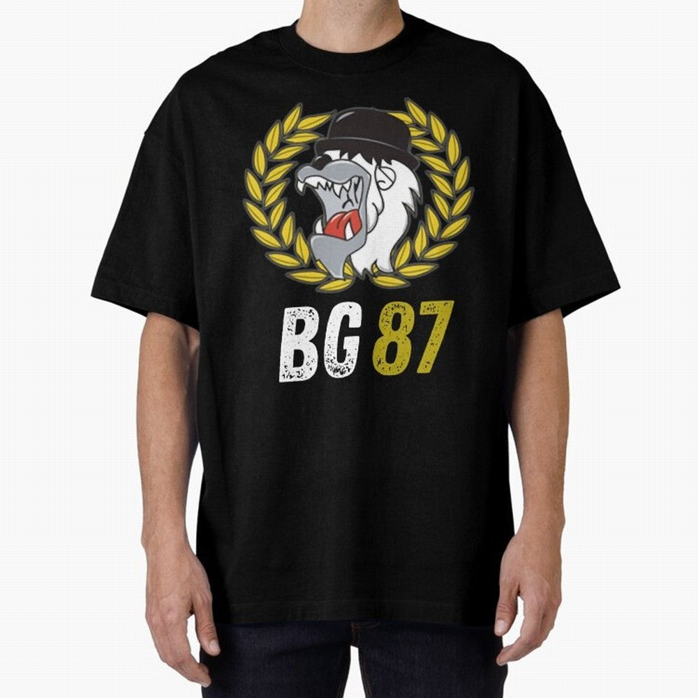 Mala Suerte 87 (Hinchas Del Lyon) Camiseta Esencial Oversized T-Shirt Show Match Day Excitement for Match Day Hype around FIFA World Cup 2026 USA Canada Mexico, Messi, CR7 and Mbappe, Netherlands, Fan Favorite Moments, National Team Passion, Big