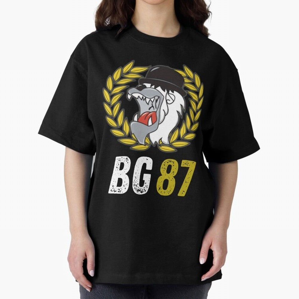 Mala Suerte 87 (Hinchas Del Lyon) Camiseta Esencial Oversized T-Shirt Show Match Day Excitement for Match Day Hype around FIFA World Cup 2026 USA Canada Mexico, Messi, CR7 and Mbappe, Netherlands, Fan Favorite Moments, National Team Passion, Big